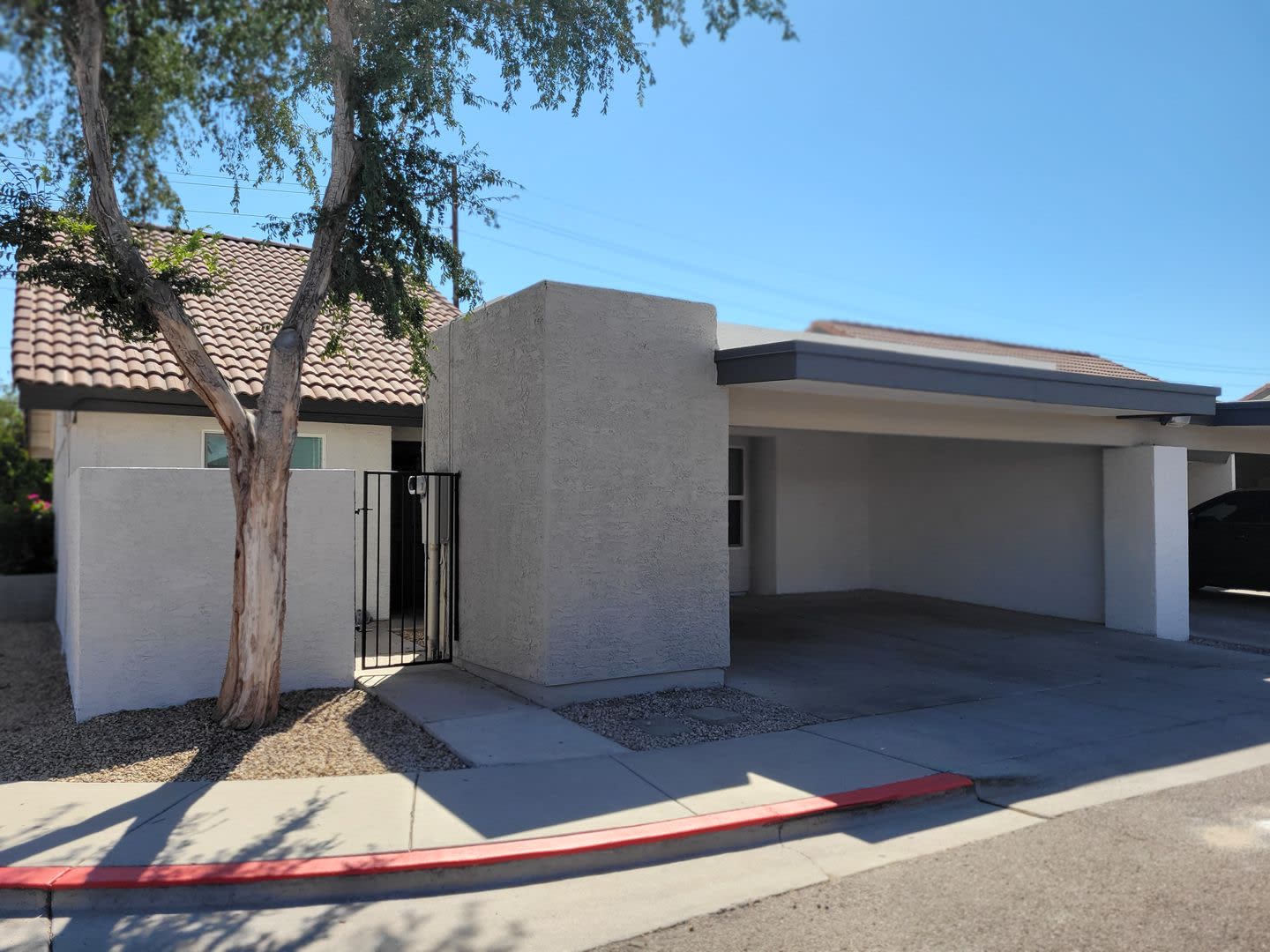 Updated Central Phoenix Townhome Oasis – 3 Bed, 2 Bath, Gated with Pool! – photo 3