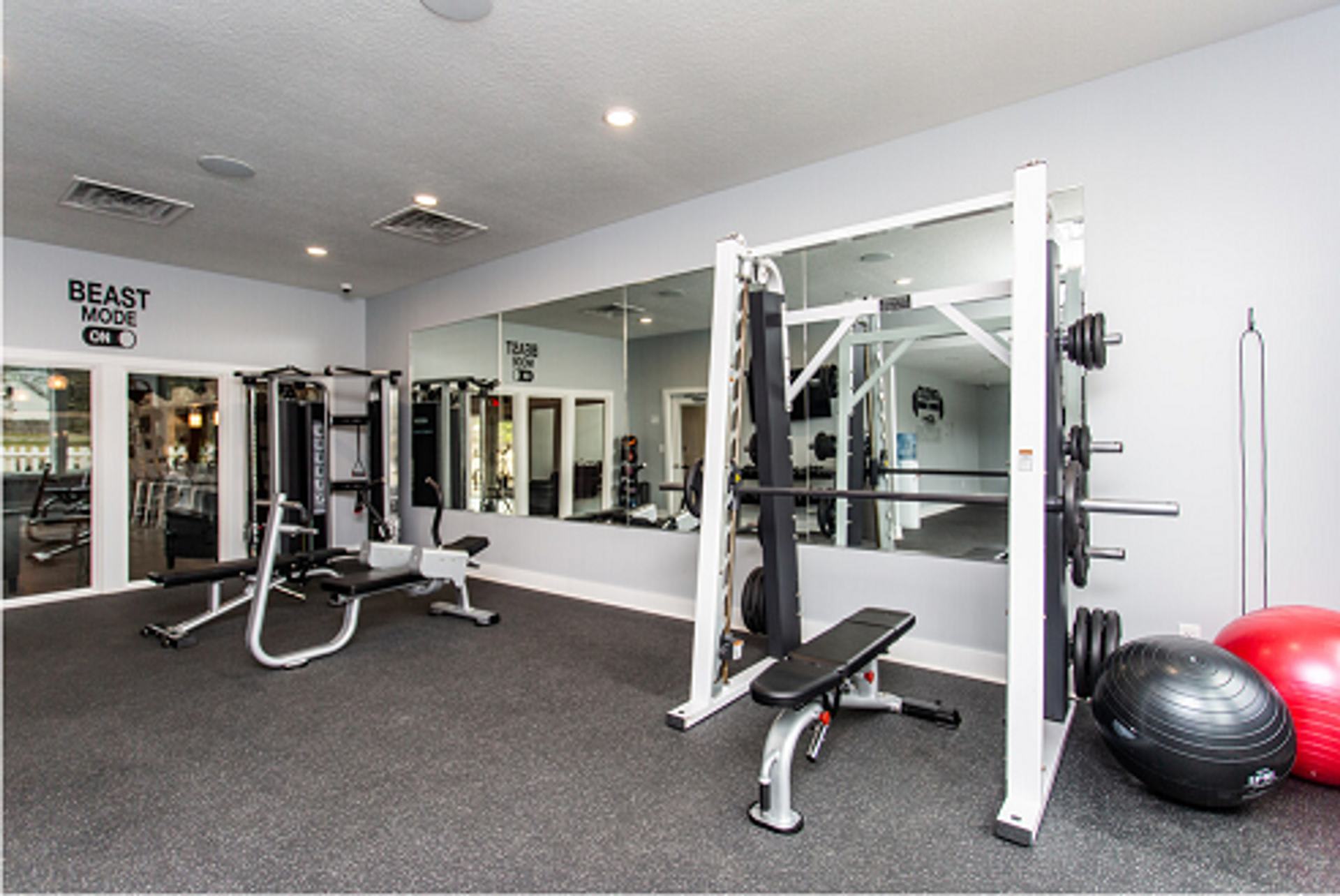 Spacious 2 Bed, 2 Bath with Convenient Commute! – photo 4