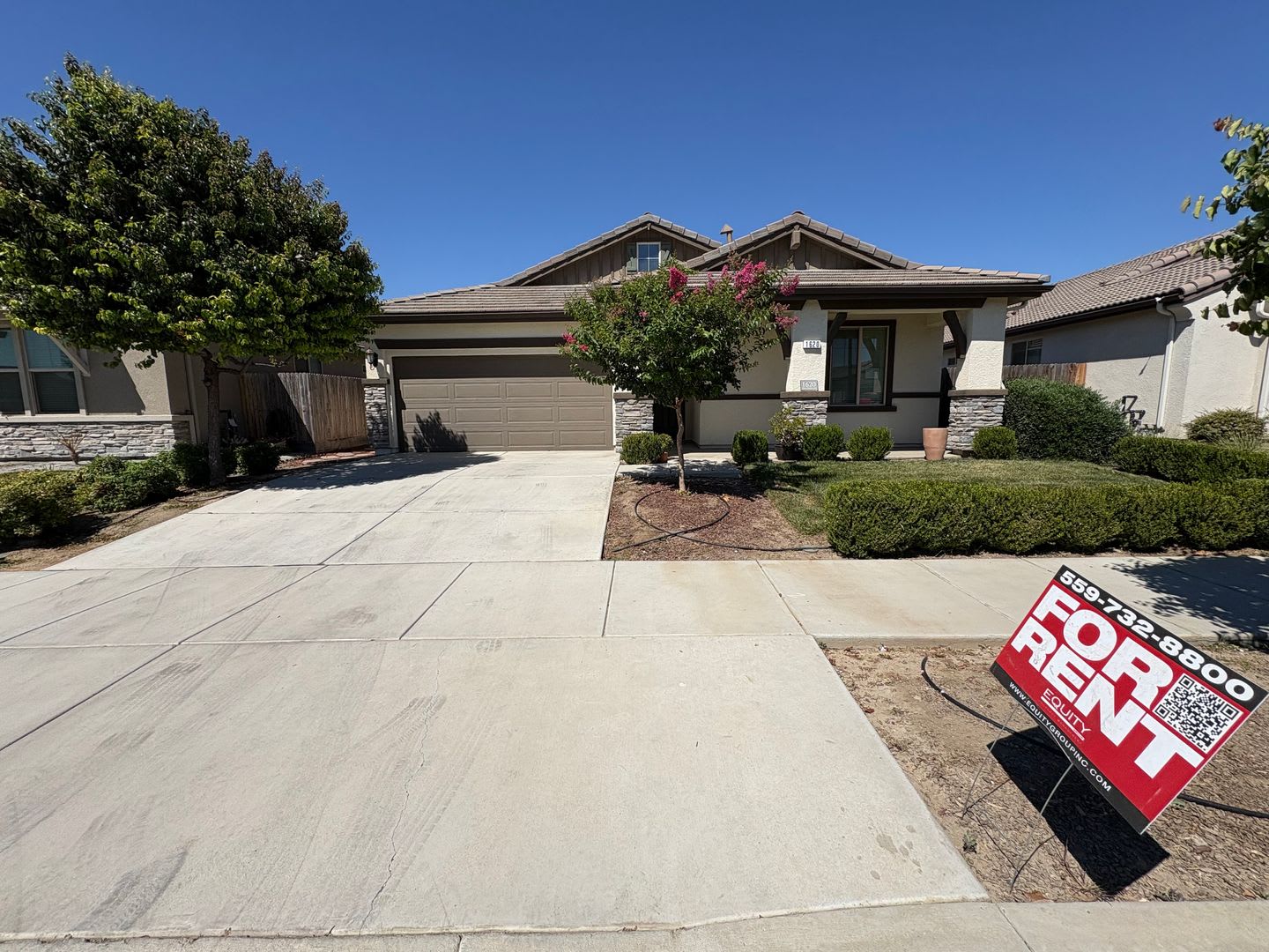NW Visalia Home with Solar Available Now! – photo 1