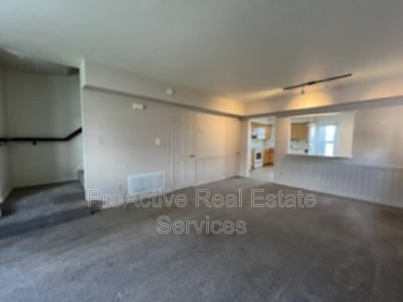 3021 Luxembourg Street A – photo 2