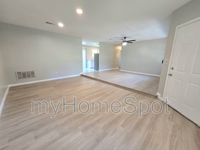 1017 Fremont Ave – photo 3