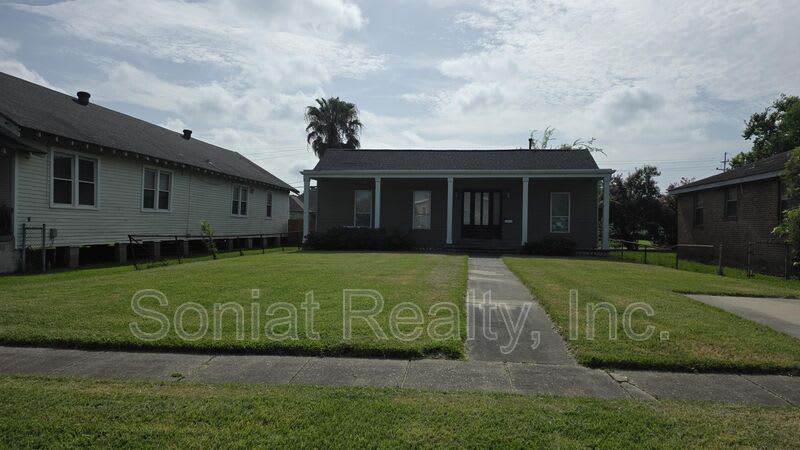 5815 Catina Street – photo 1