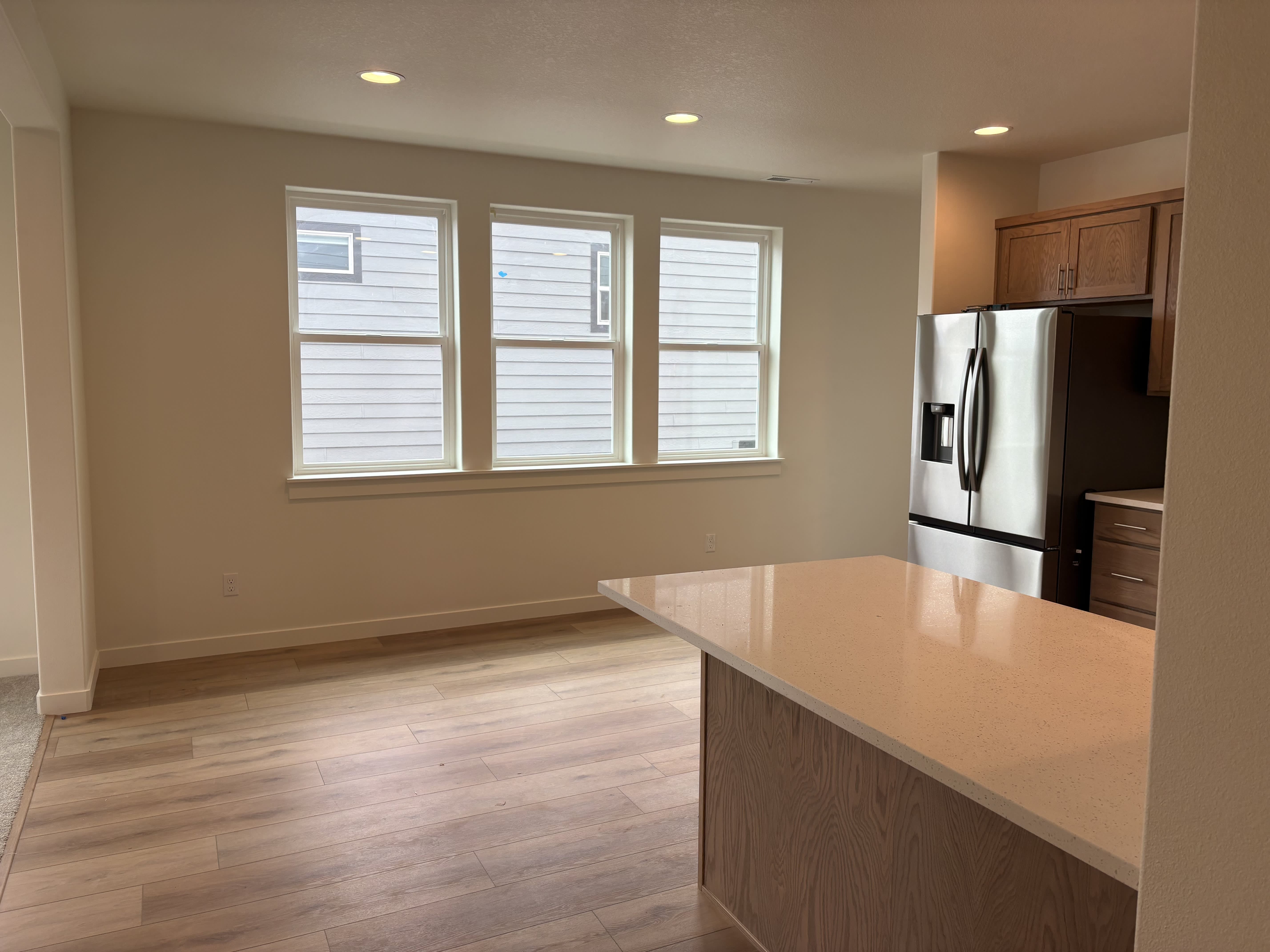 330 Ne Washington St – photo 5