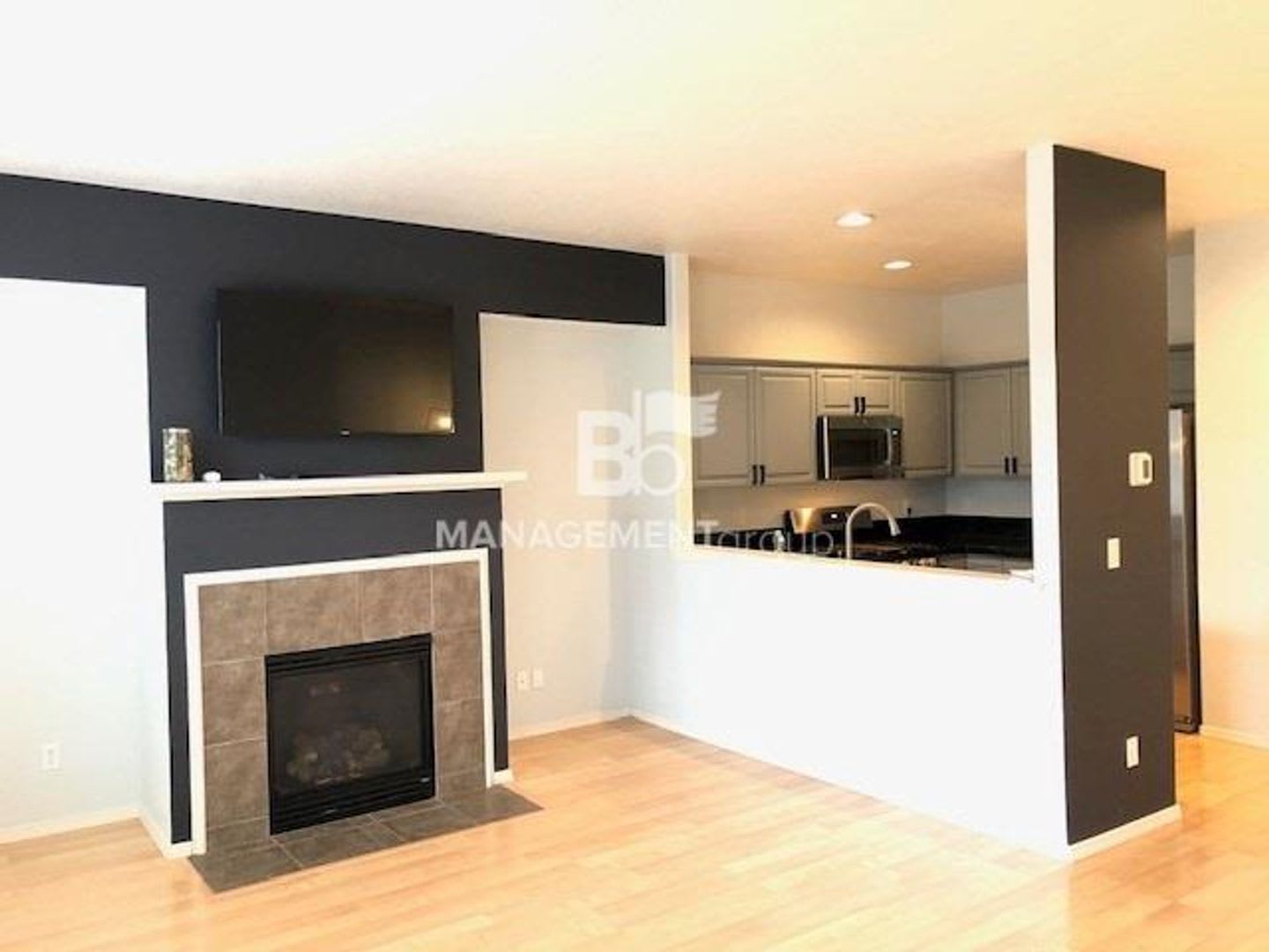 Updated Beaverton Townhome Close to Nike! Private Yard/Patio – photo 4