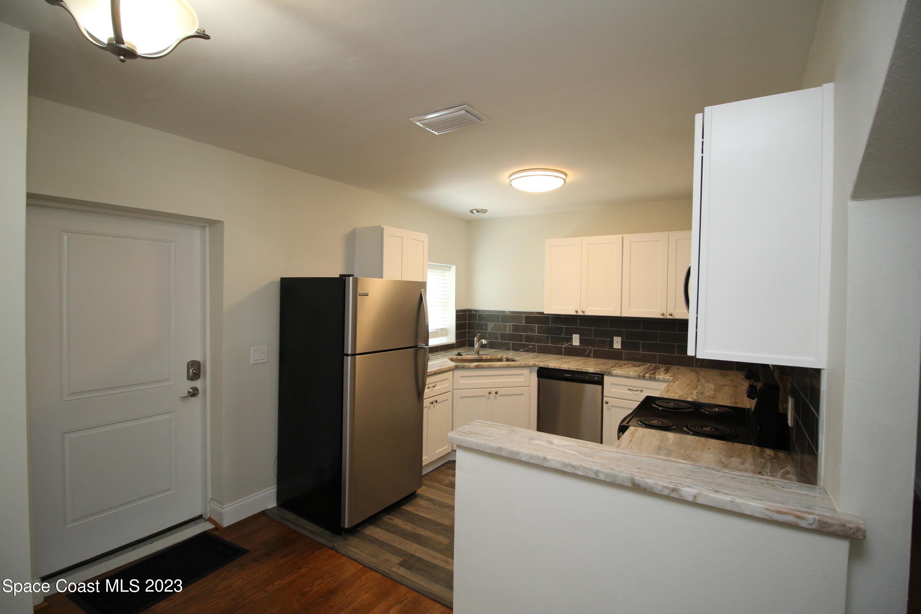 1905 Oak Street – photo 5