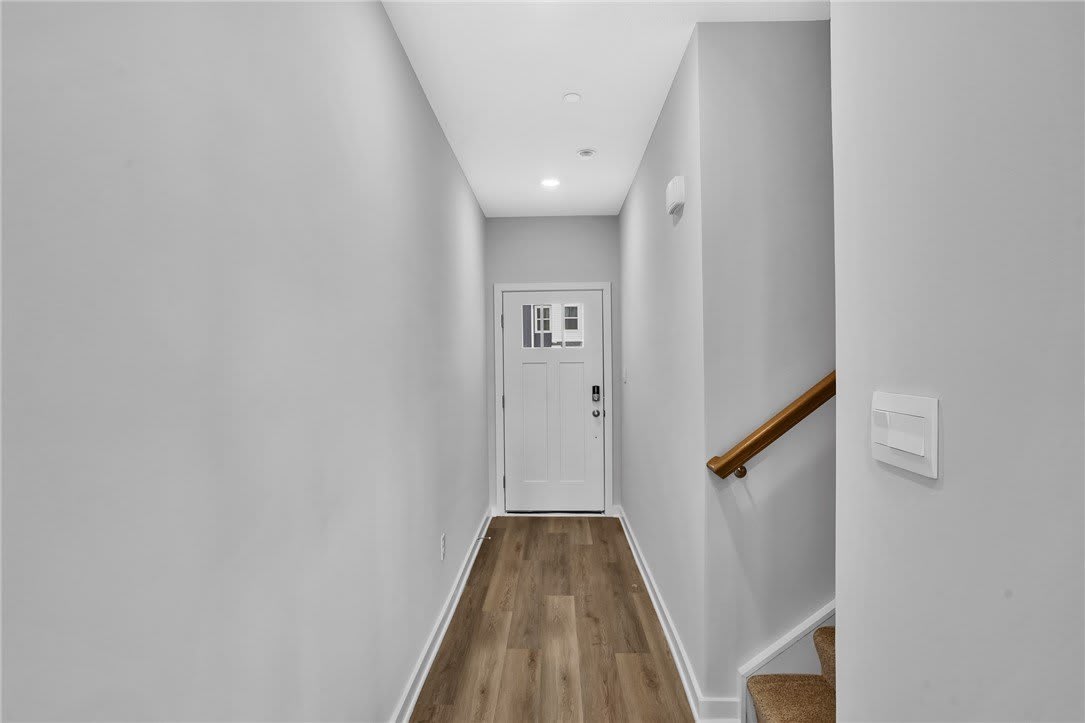 126 Scotland Ln – photo 4