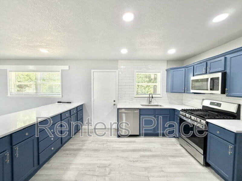 6531 E 28th St – photo 5