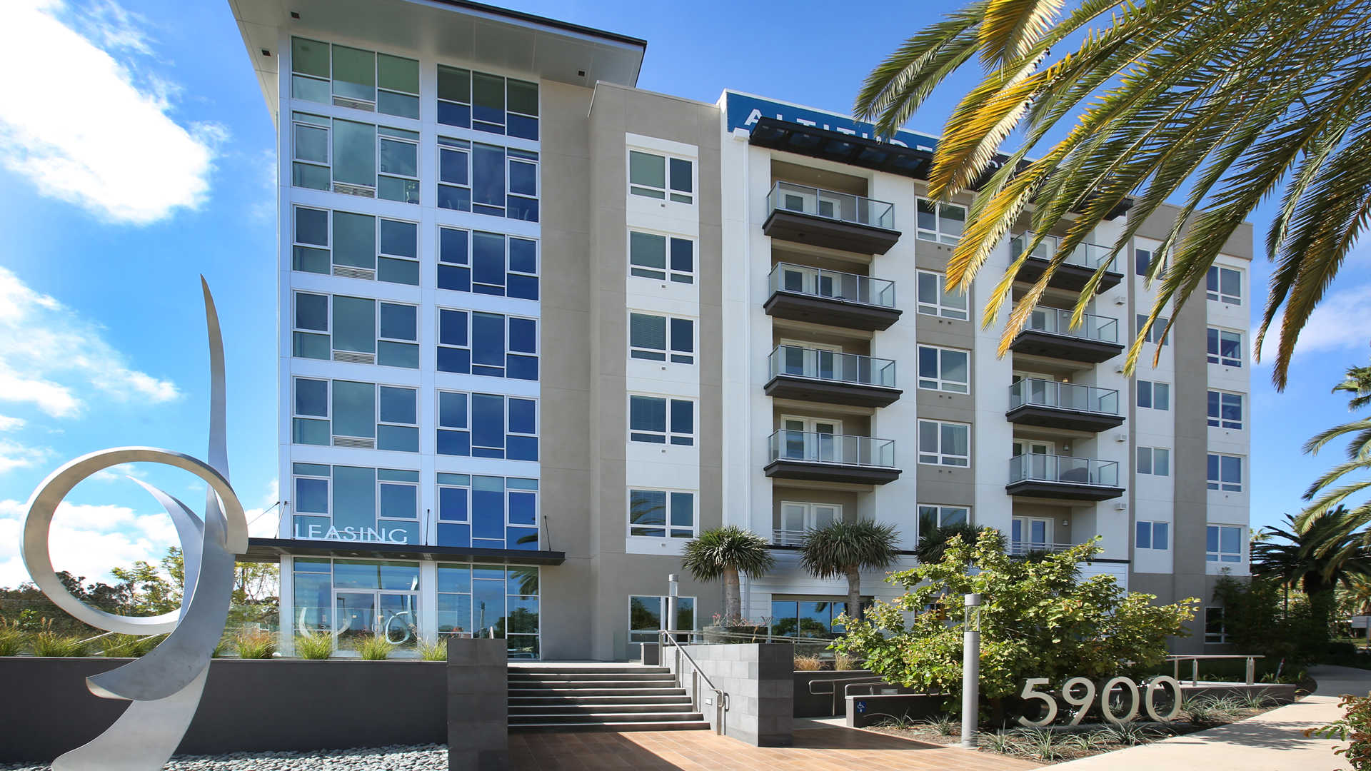 Altitude Apartments – photo 2