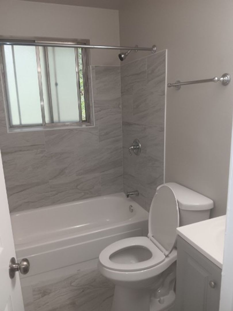 COMPLETELY NEW REMODELED 4-BDRM, 2-BATH + GARAGE IN LAKEWOOD! AVAILABLE IMMEDIATELY! – photo 4