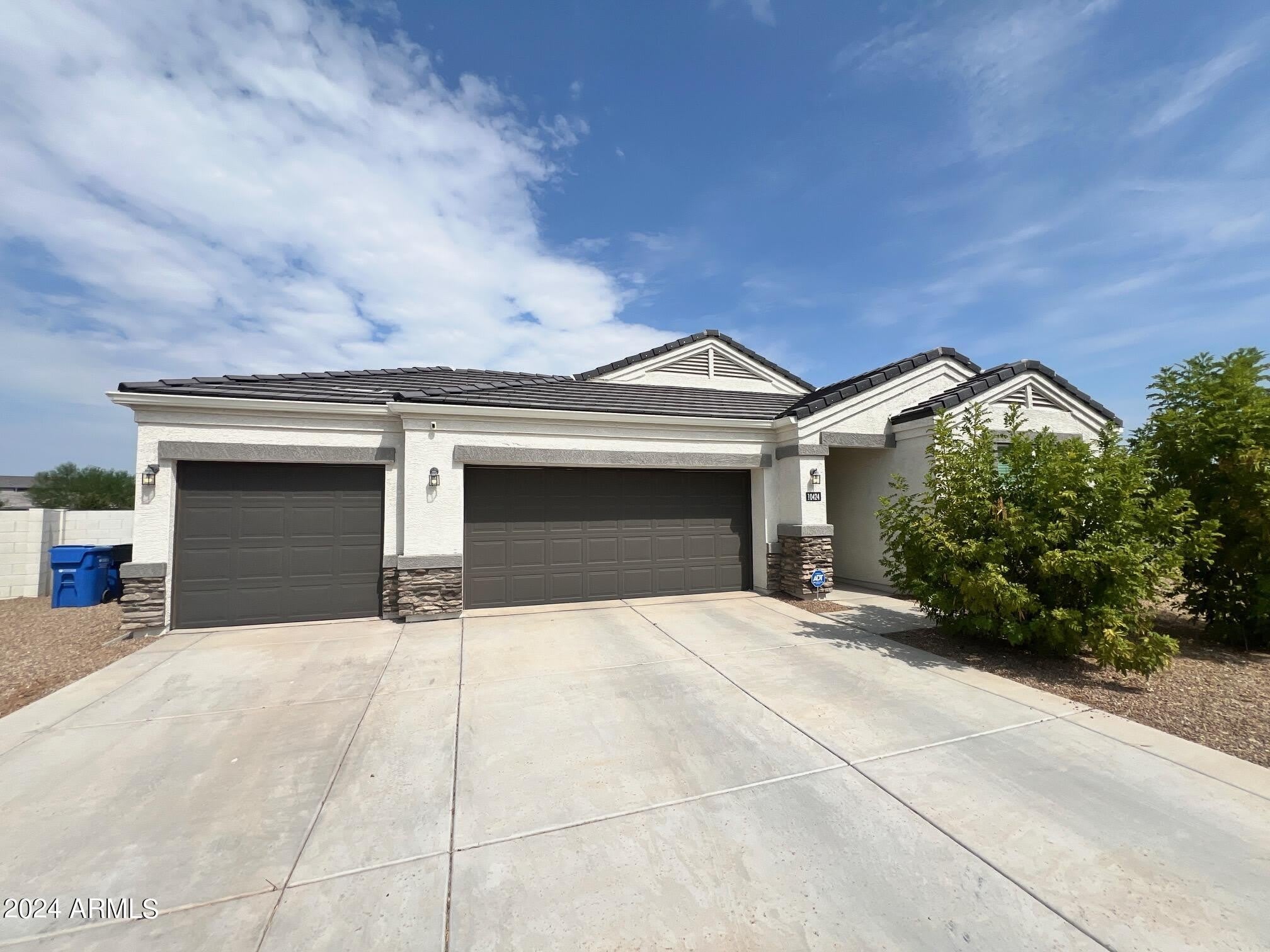 10424 S 54TH Lane – photo 2