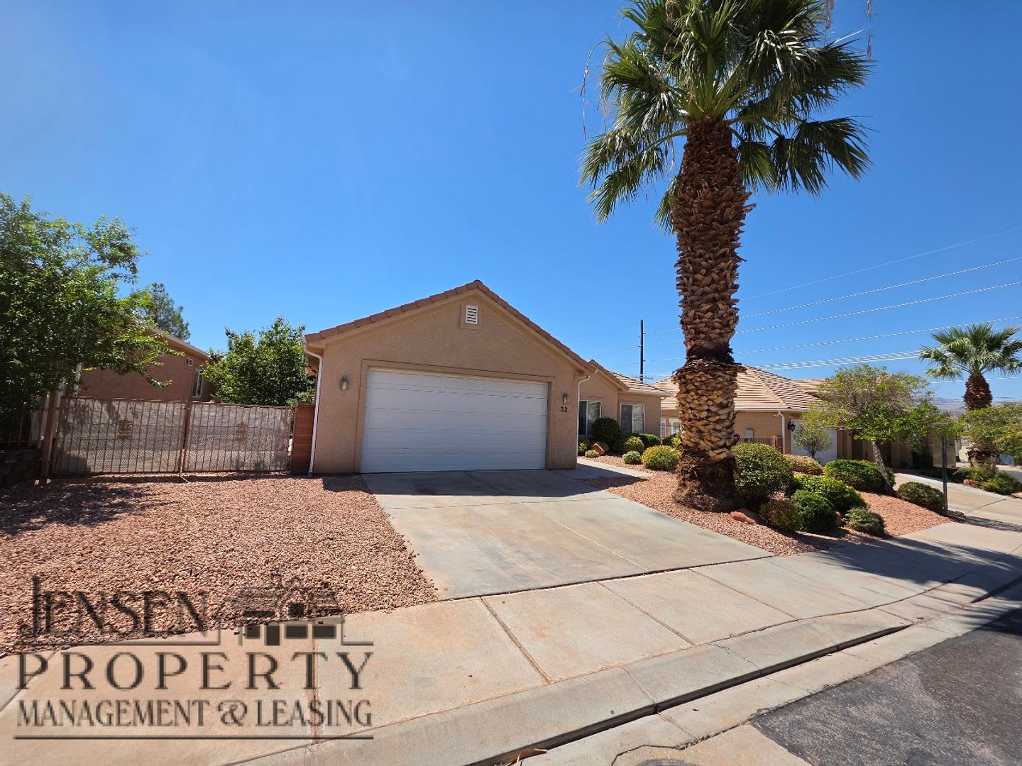 3 Bedroom Home New Carpet – photo 1