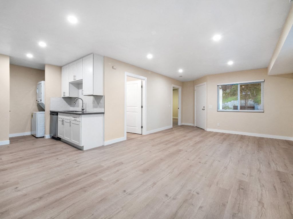 Sunset Cliffs Apartments – photo 4