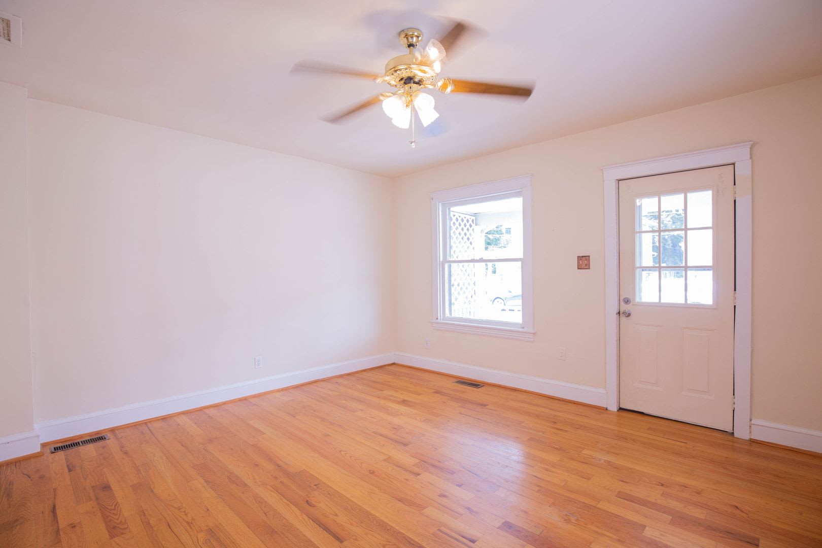 3 Bed, 2 Bath, Duplex in Martinsburg, WV – photo 4