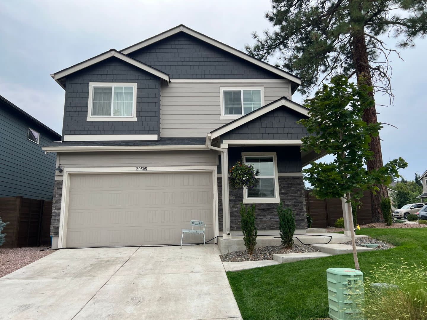 Spacious 4 Bedroom 2 5 Bath W Bonus Room In Stonecreek Community W Solar Panels Ev Outlet 20505 Se Evian – photo 1