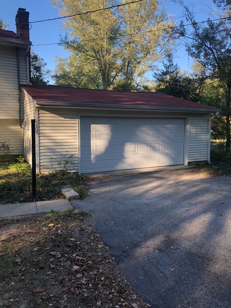 Newly renovated 4BR/2BA home, across from IU Stadium and Golf Course! – photo 5