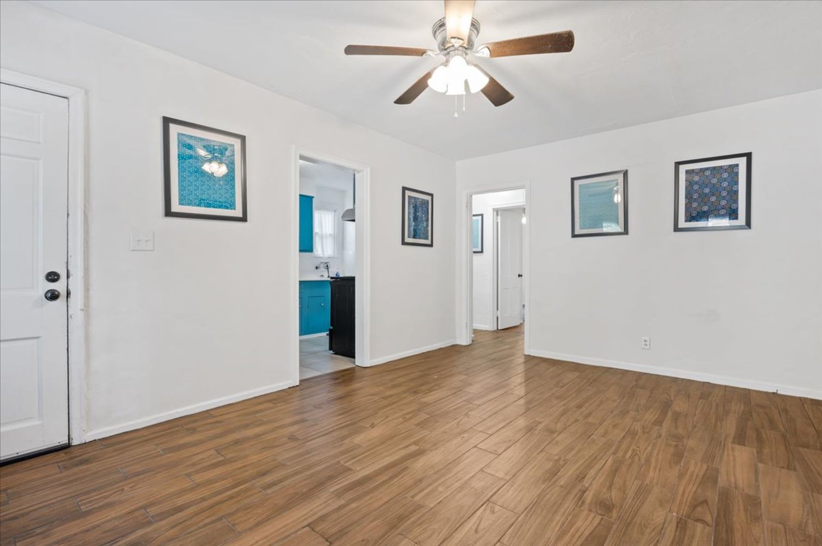 Charming Duplex Near Daffin Park with Private Fenced Yard and Off-Street Parking – photo 4