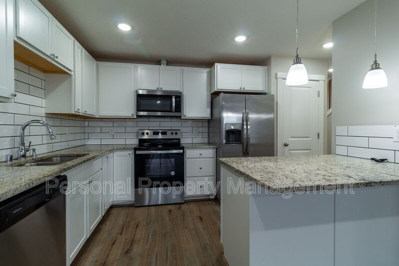 3810 Kauffman Ave – photo 5