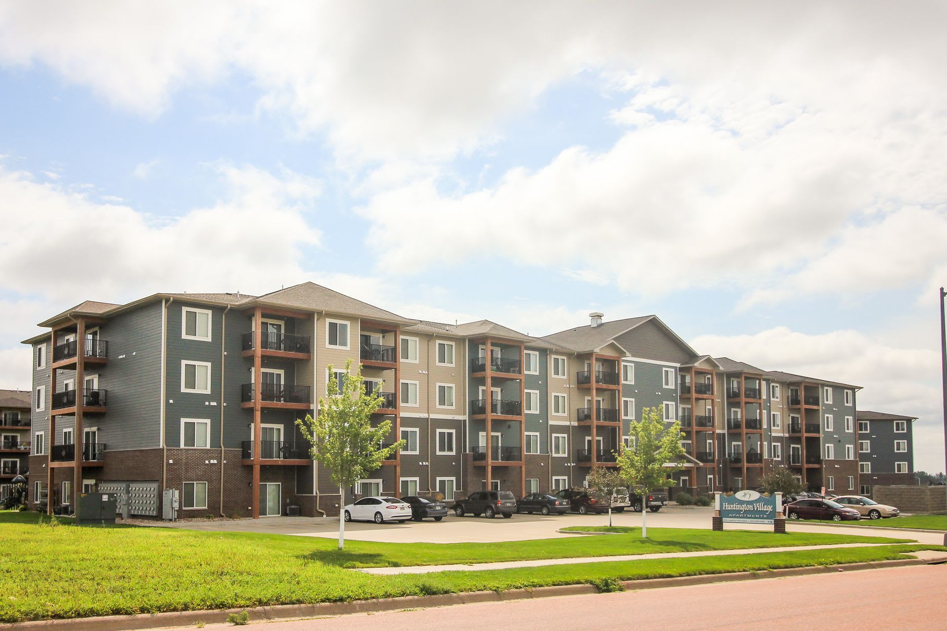 Welcome to Huntington Village – photo 2