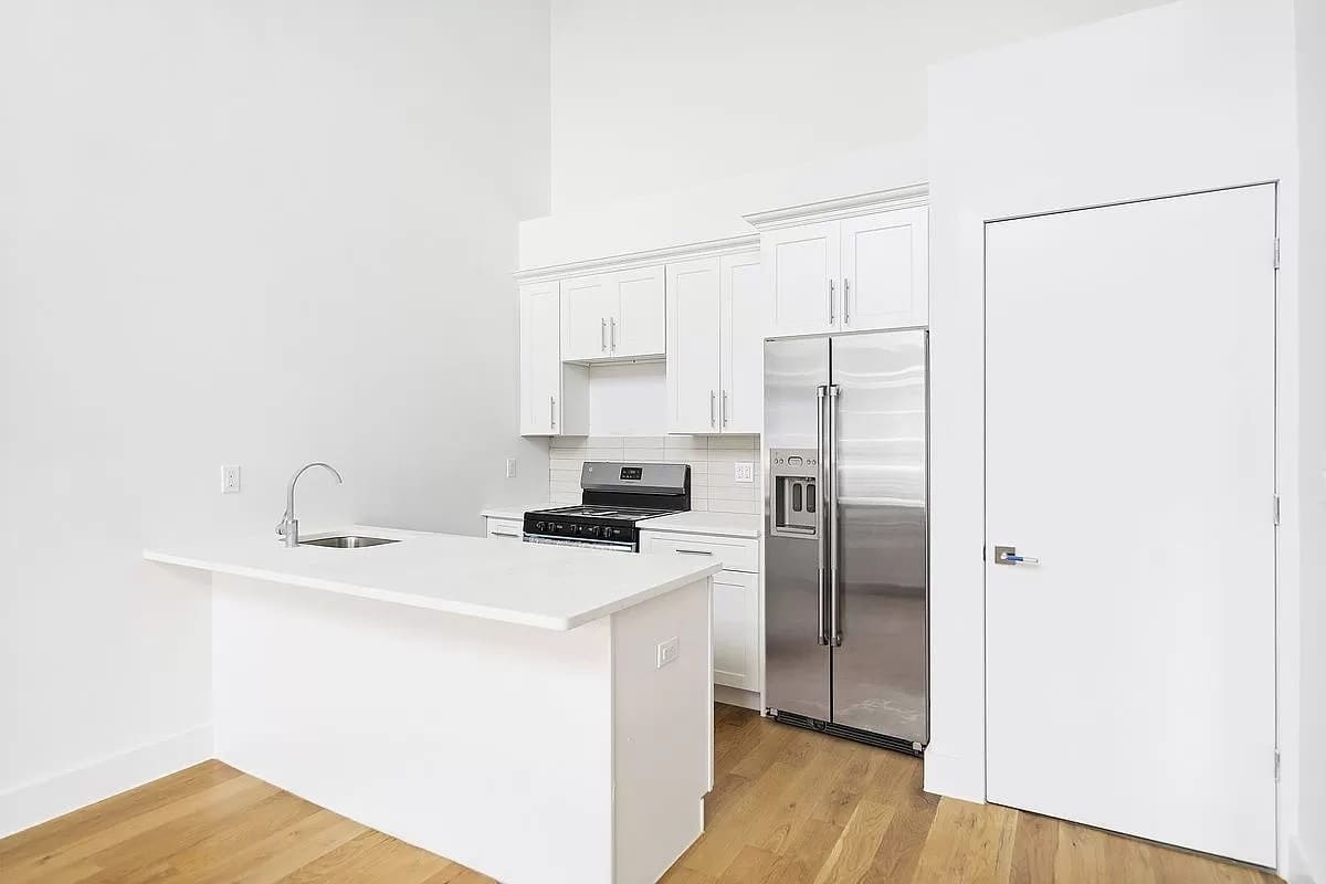 225 Howard Ave # 2BA – photo 4