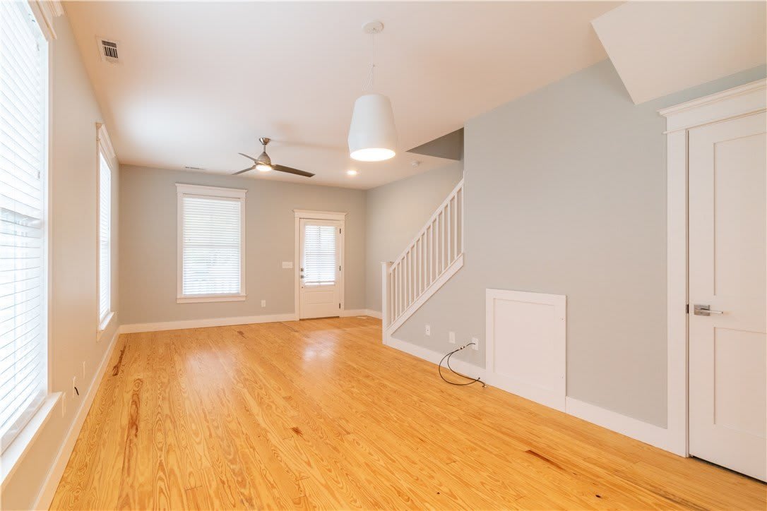 127 E South Street – photo 4