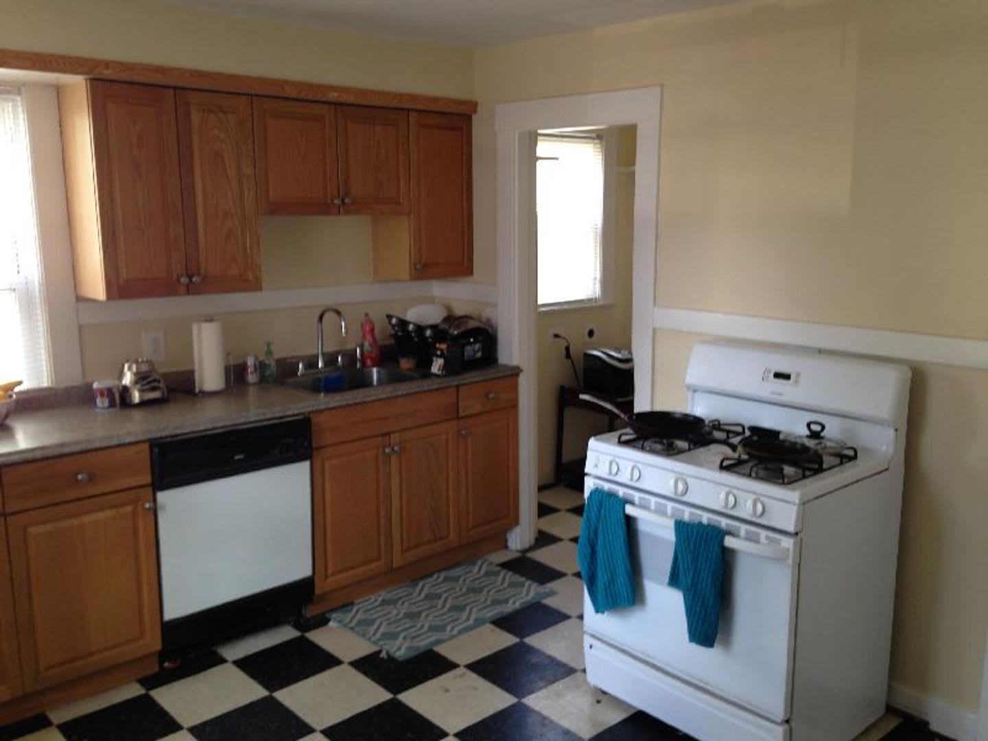 Updated 3 bed in Oak square – photo 4