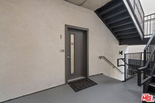 5114 Cahuenga Boulevard – photo 2
