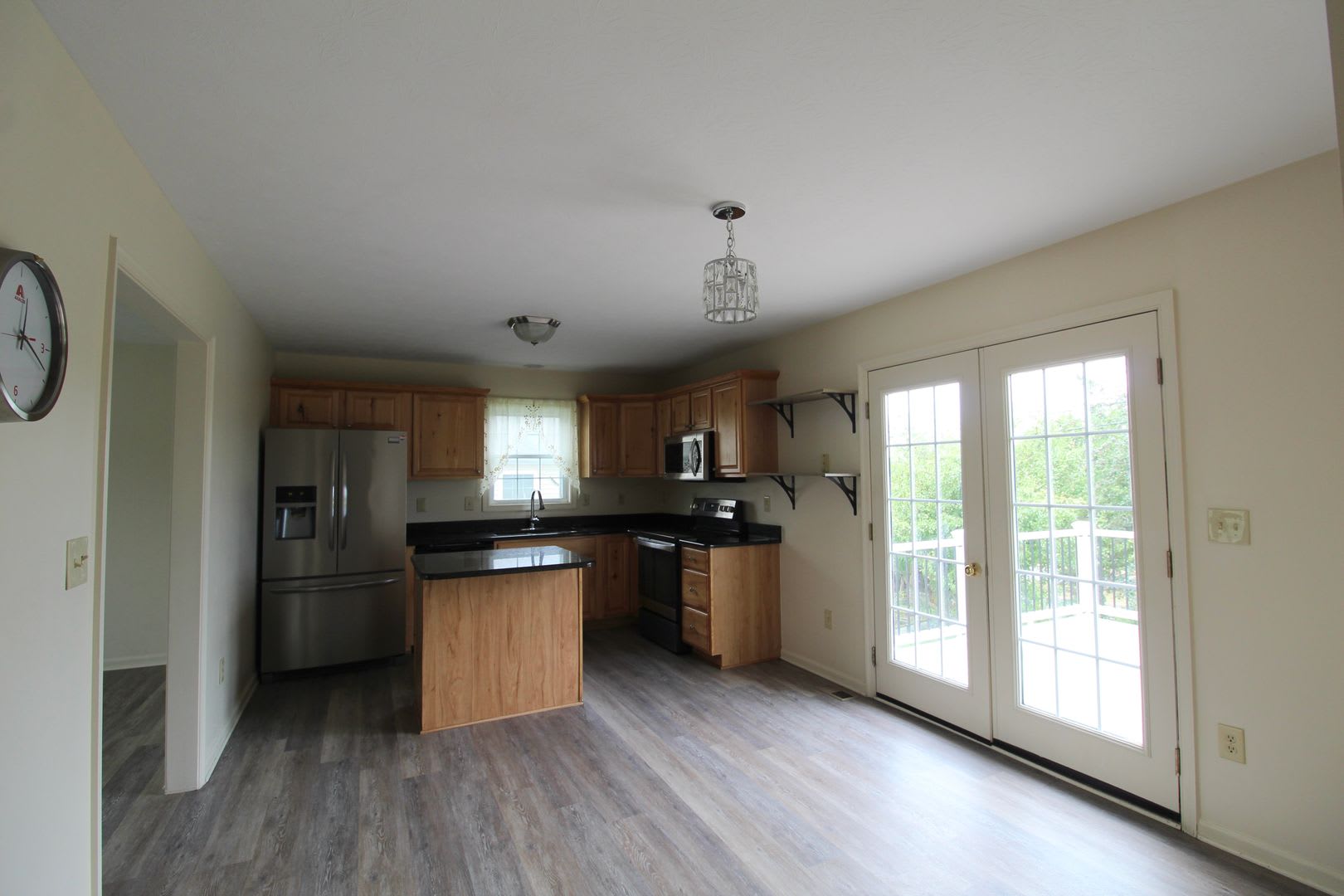 Available now! Home near downtown – photo 2