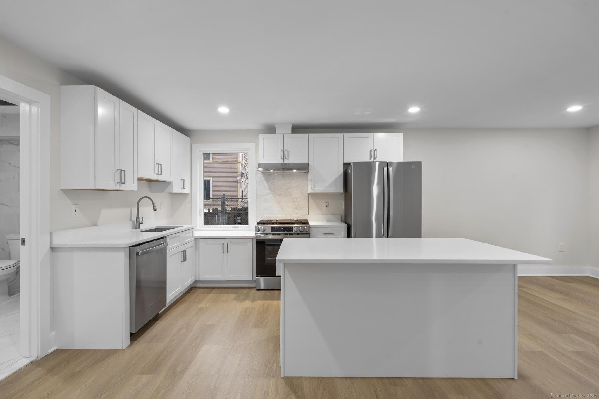 1546 Chapel Street – photo 4