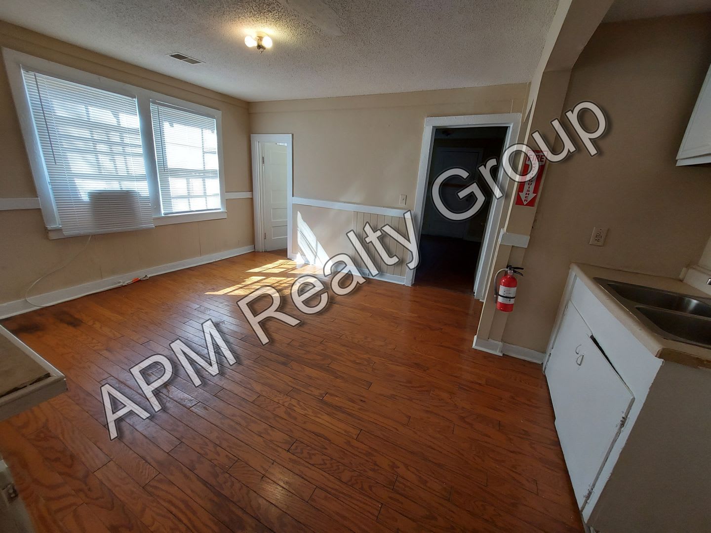 3 bedroom house in Melrose Heights – photo 3