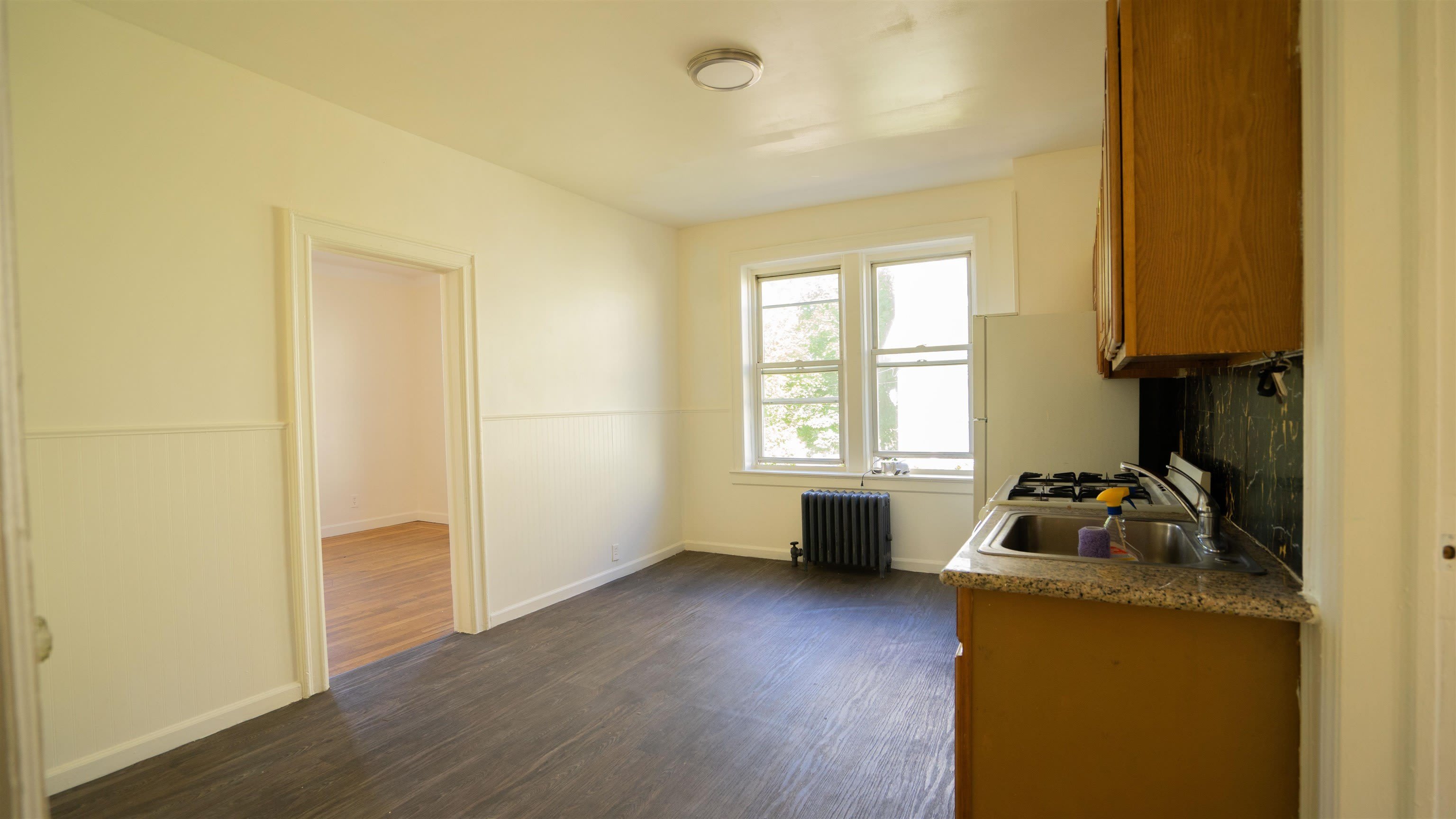 573 AVENUE E – photo 2