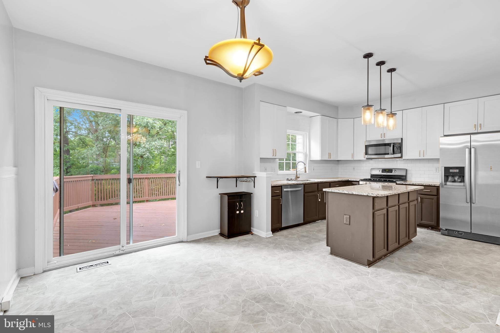6880 RIDGE WATER Court – photo 4