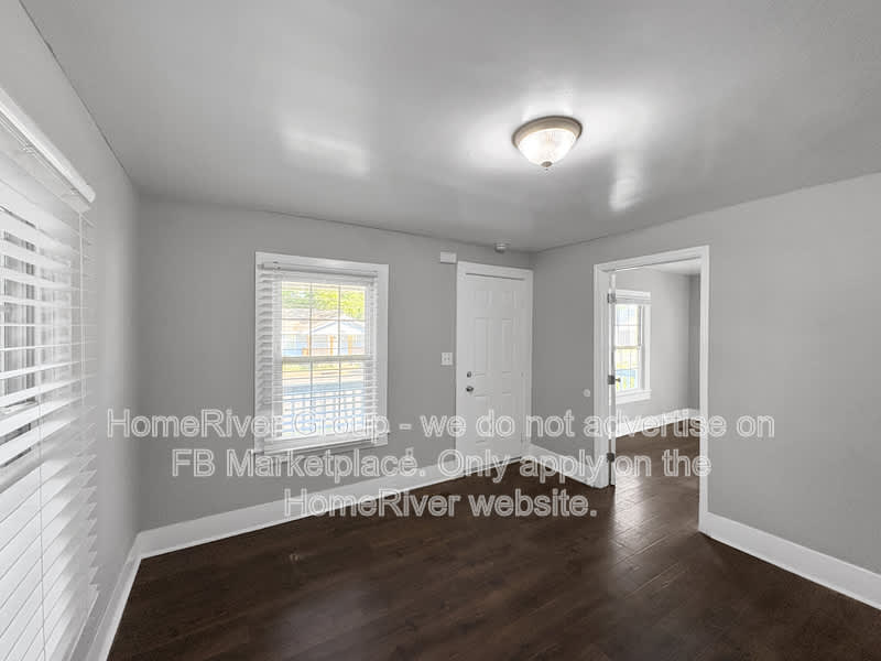 1310 Roanoke Ave – photo 2