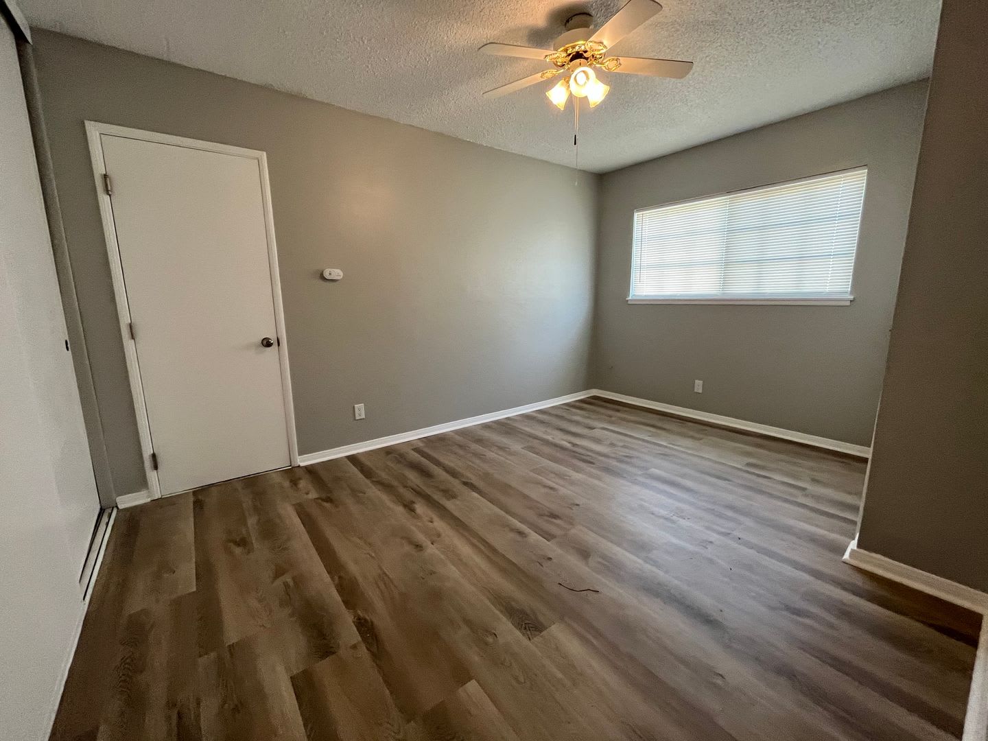 1212 Carson St – photo 3