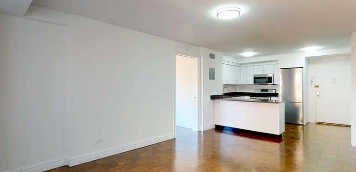 146 E 16th St – photo 3