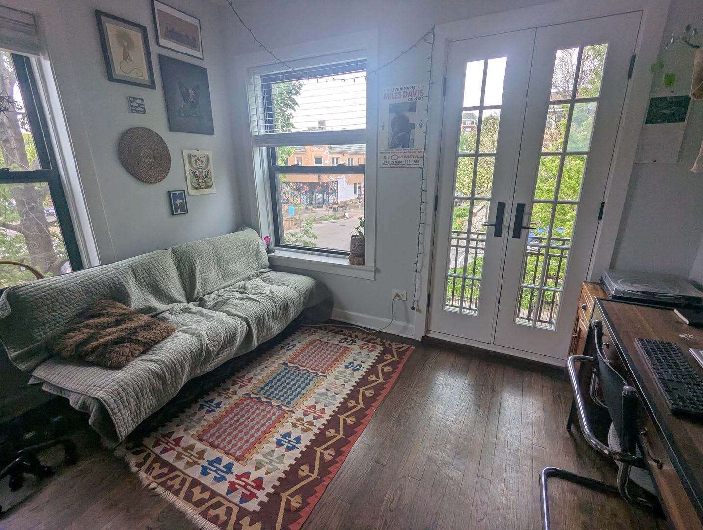7363 N Greenview Ave – photo 2