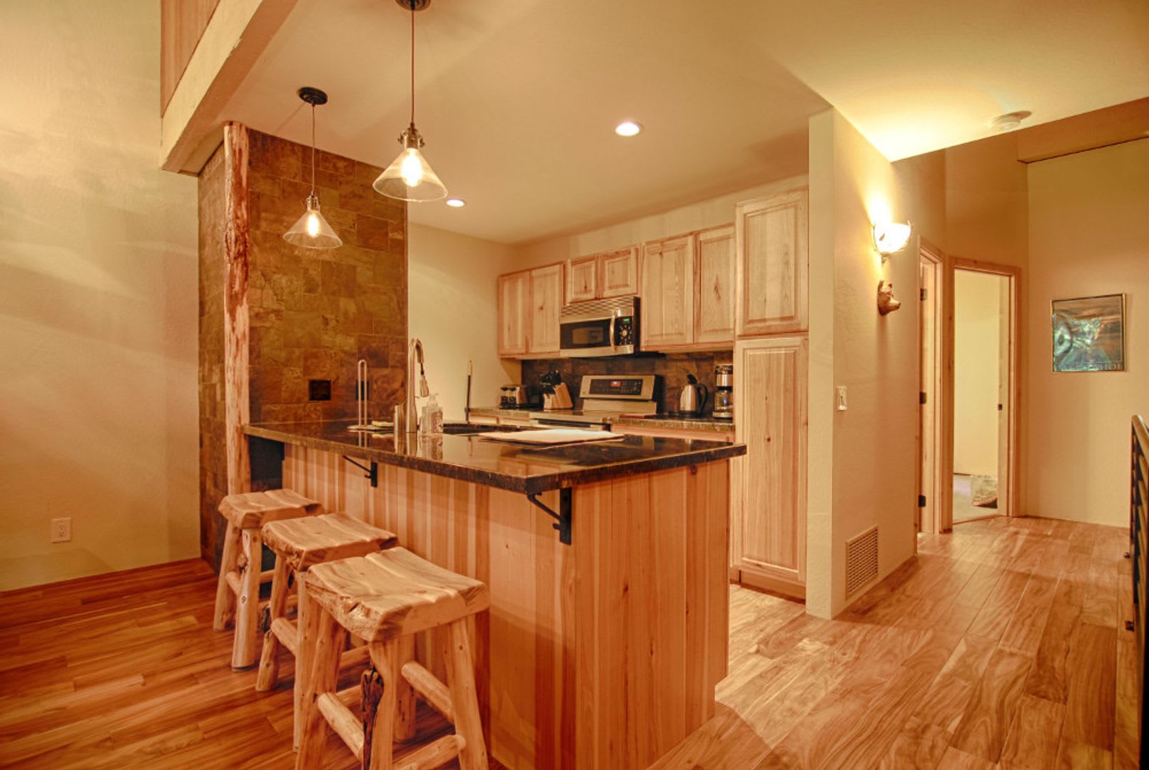 SKI LEASE: Kings Beach; Updated, Well Appointed Townhome – photo 4