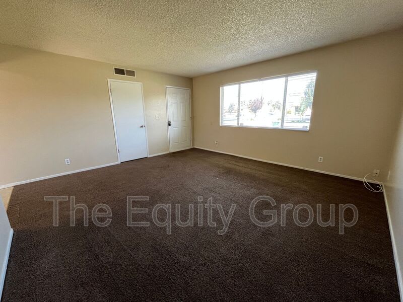 1187 W Grand Ave – photo 2