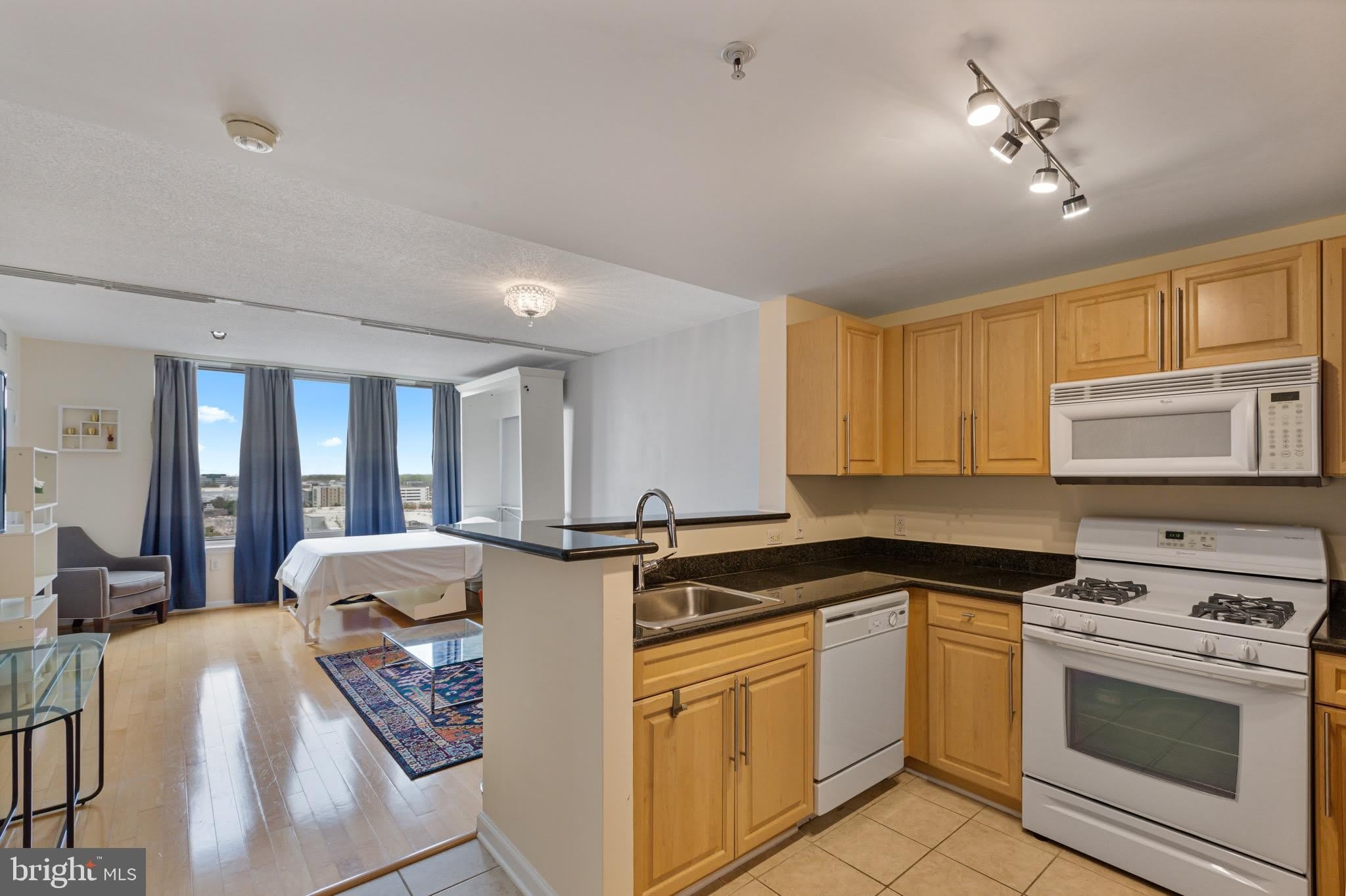 2726 Gallows Road – photo 5