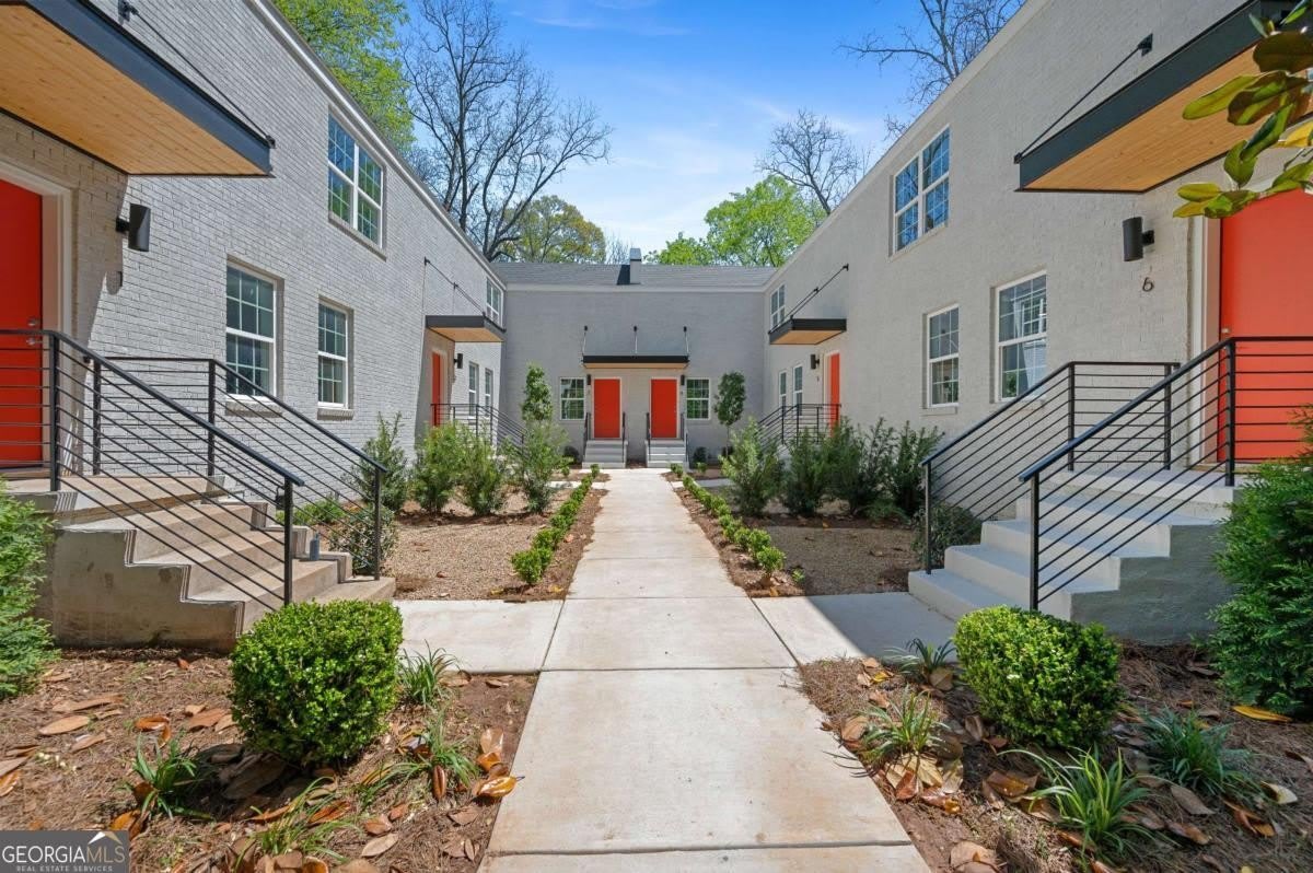 237 Howard ST NE 3 – photo 1