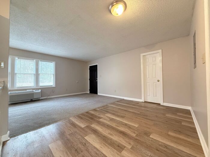 2120 Hawkins Street – photo 5