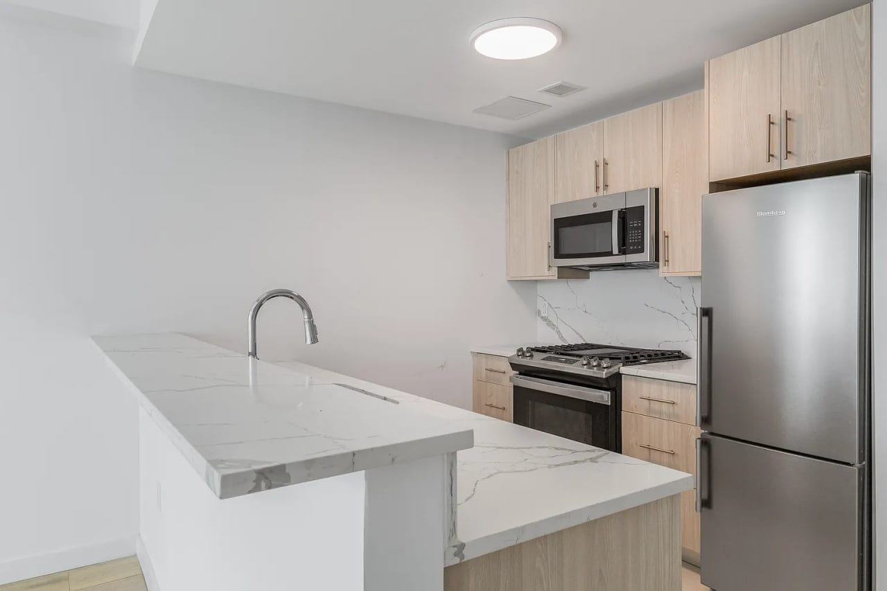 1517 Park Ave Apt 15A – photo 2