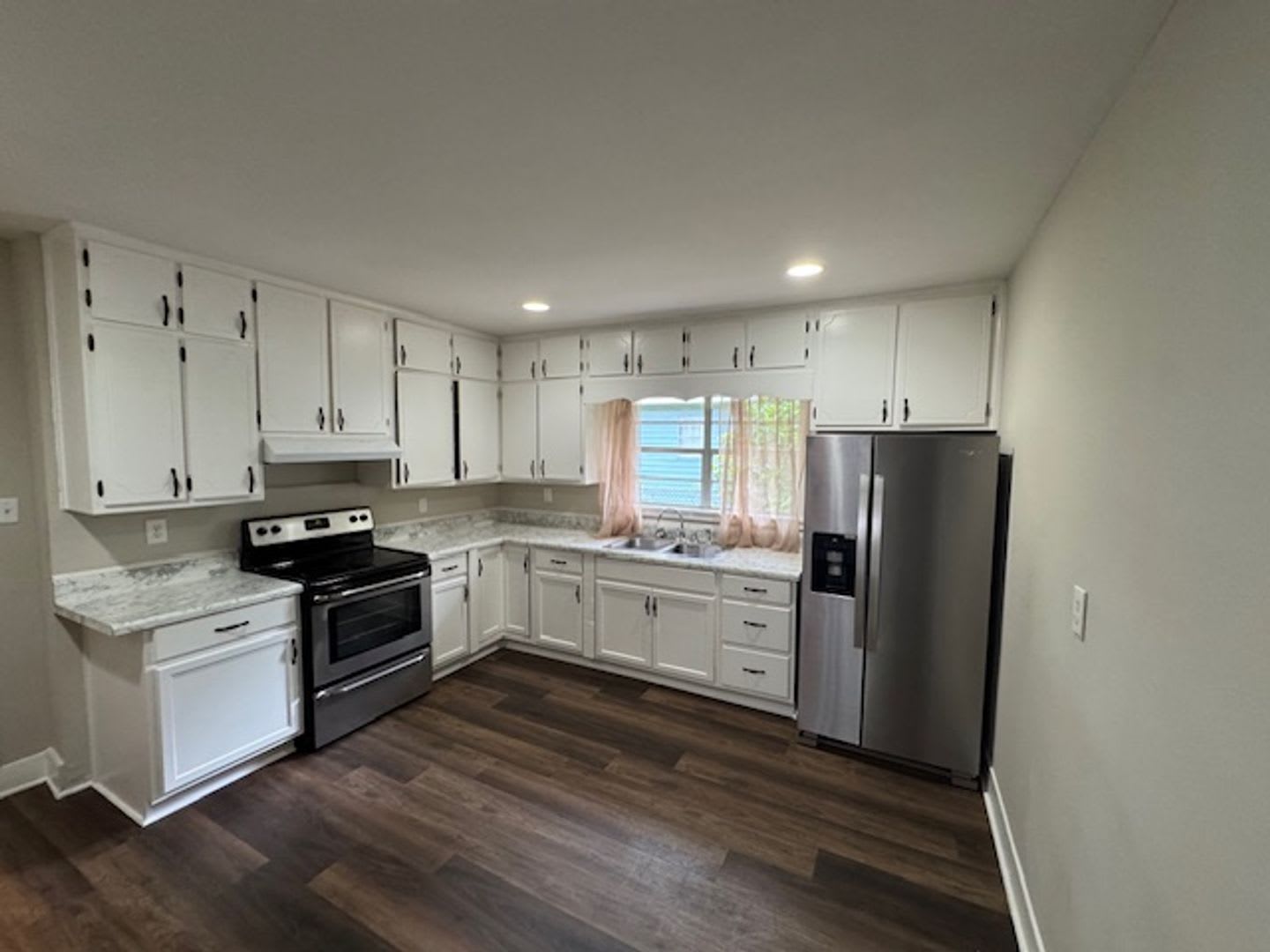 August Move In Special First Month Free Call Us Today – photo 5