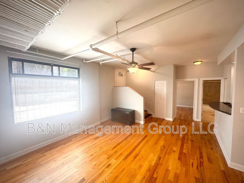 910 W Oakdale – photo 2