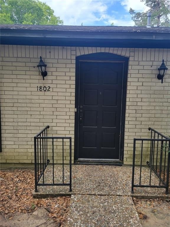 1802 Leona Drive – photo 2