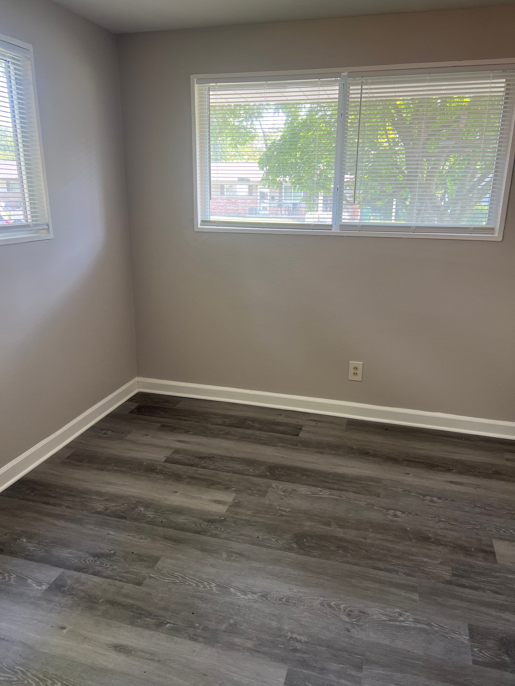 9737 Wendell Dr – photo 3
