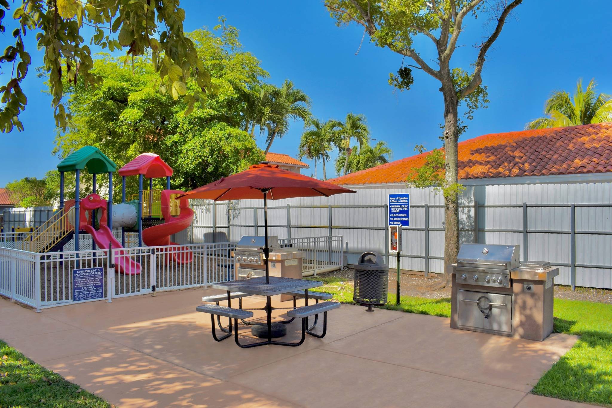 International Club Apartments – photo 2