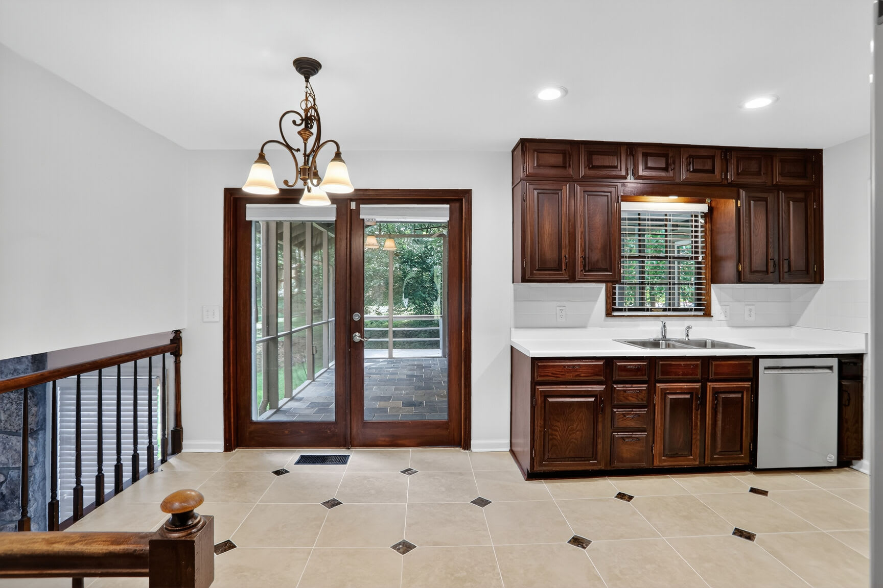447 Cove Drive Northeast – photo 3