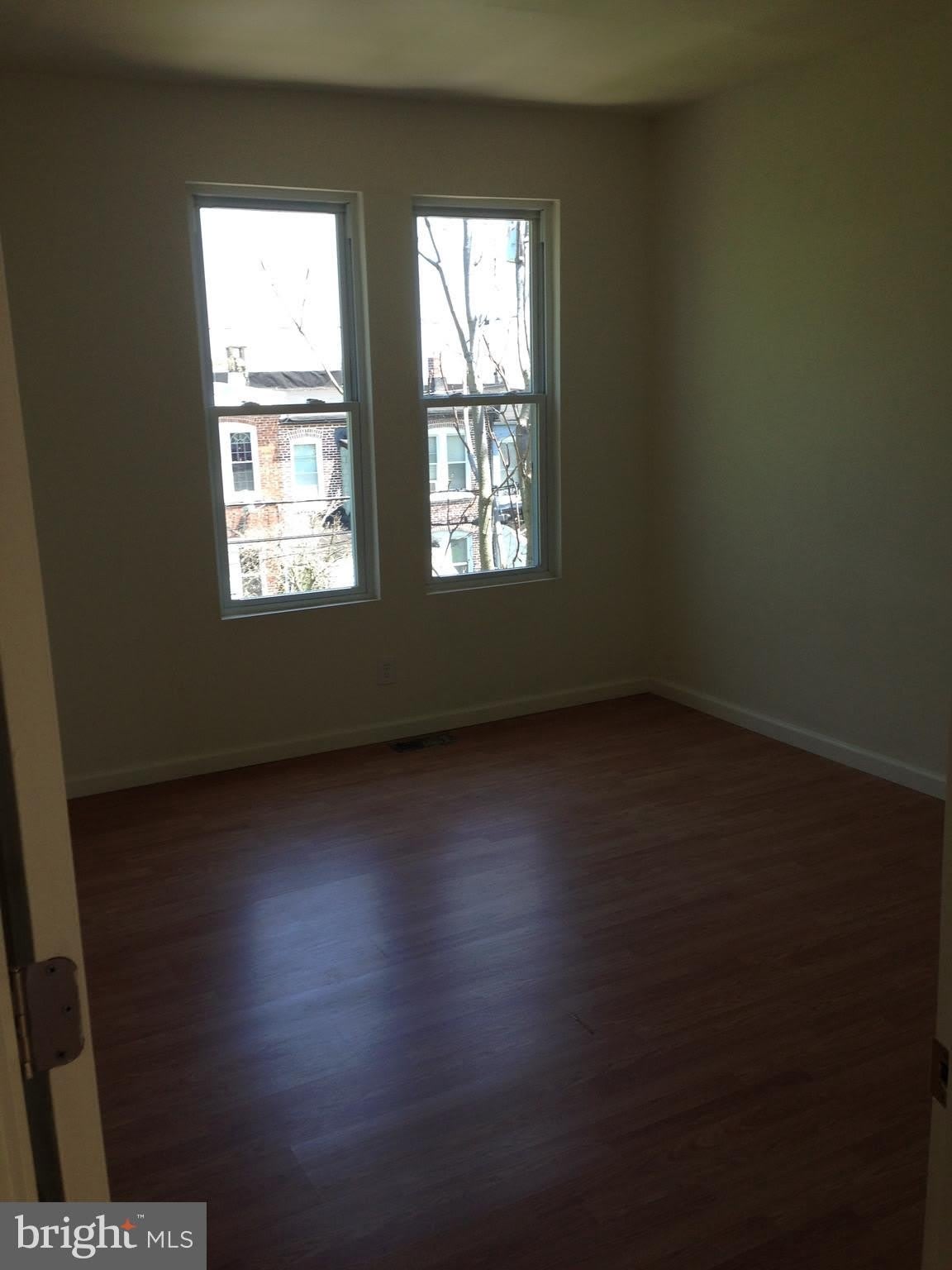 621 LINNARD Street – photo 5