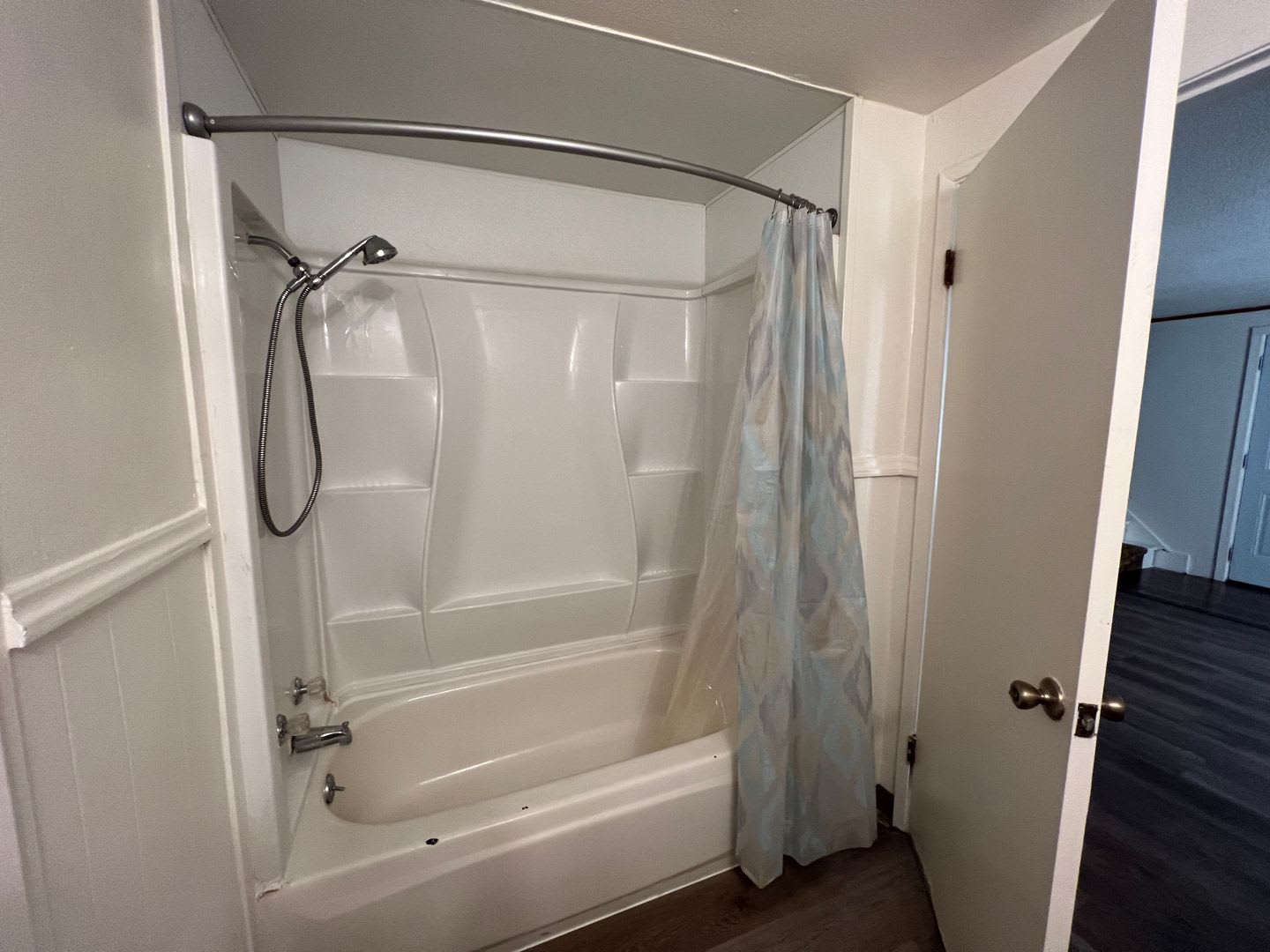 Cozy 3 Bed 1 Bath With A White Picket Fence – photo 5