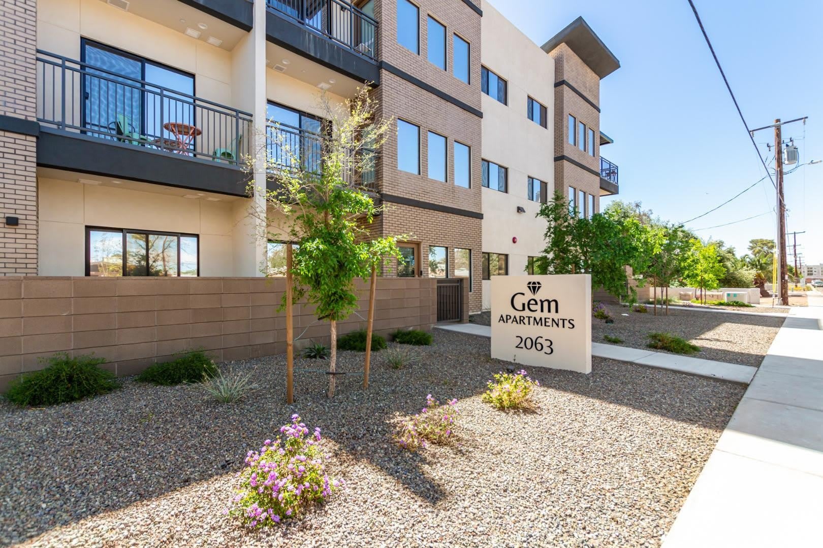 2063 E Lemon – photo 2